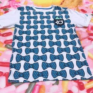 Nike men’s small KD T-shirt tee bow tie